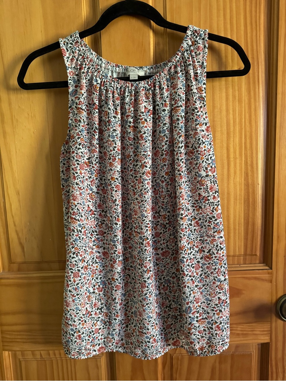 Loft outlet floral sleeveless blouse size small